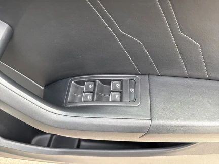 Vehicle Thumbnail 13