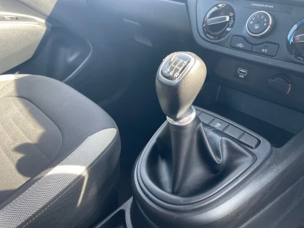 Vehicle Thumbnail 12