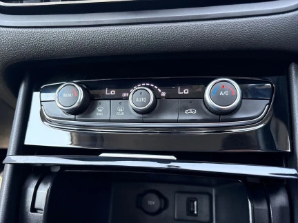 Vehicle Thumbnail 13