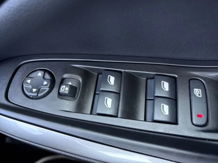 Vehicle Thumbnail 14