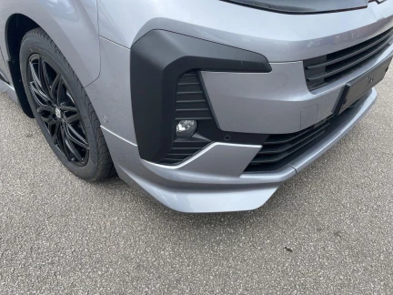 Vehicle Thumbnail 30