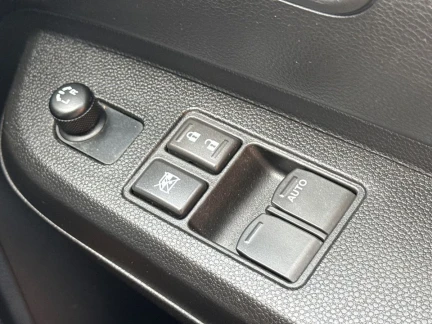 Vehicle Thumbnail 14