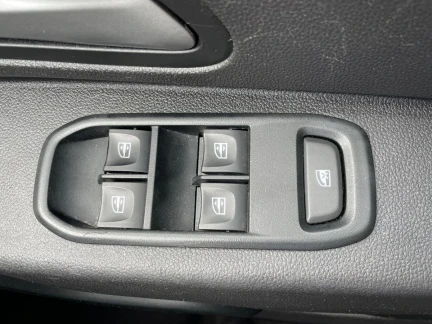 Vehicle Thumbnail 13