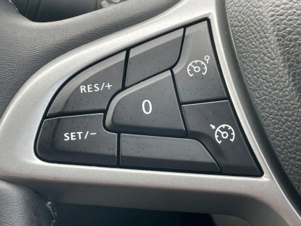 Vehicle Thumbnail 26