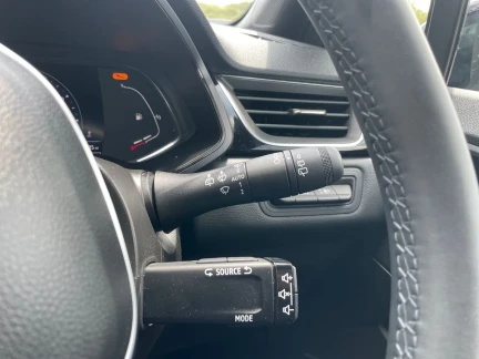 Vehicle Thumbnail 35
