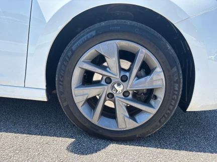 Vehicle Thumbnail 7