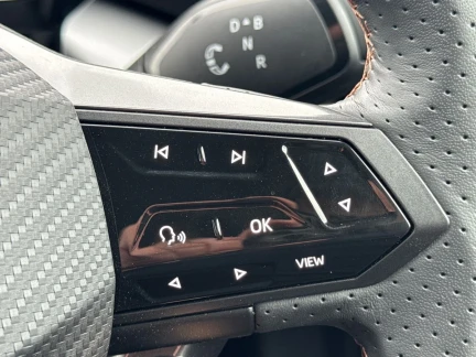 Vehicle Thumbnail 35