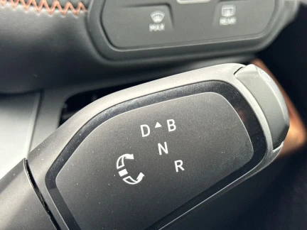 Vehicle Thumbnail 36
