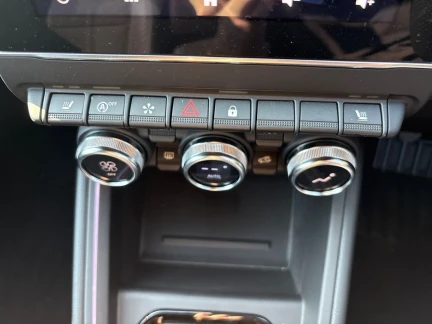 Vehicle Thumbnail 28