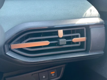 Vehicle Thumbnail 25