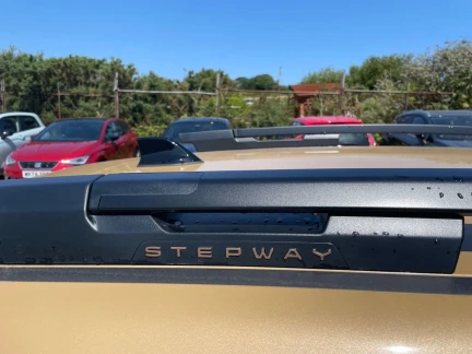 Vehicle Thumbnail 34