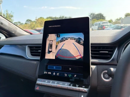 Vehicle Thumbnail 16