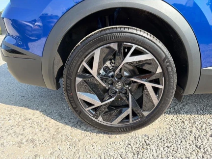 Vehicle Thumbnail 7