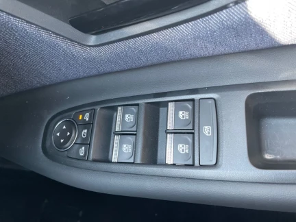 Vehicle Thumbnail 14