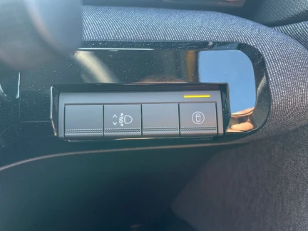 Vehicle Thumbnail 23