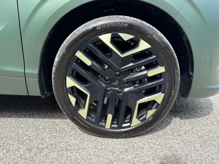 Vehicle Thumbnail 23