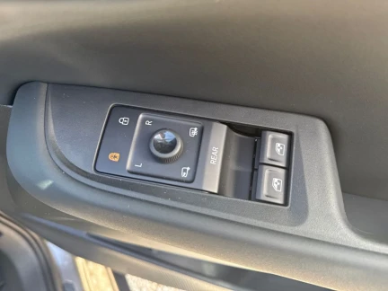 Vehicle Thumbnail 14