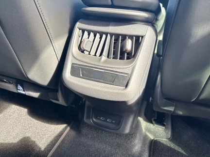 Vehicle Thumbnail 26