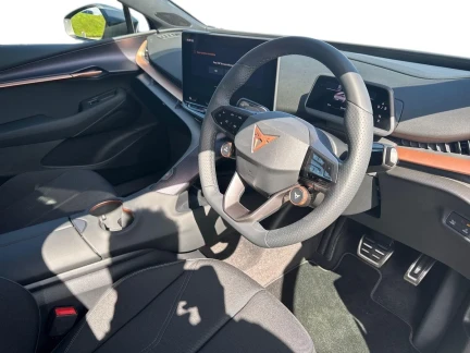 Vehicle Thumbnail 8