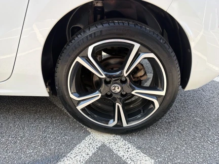 Vehicle Thumbnail 27