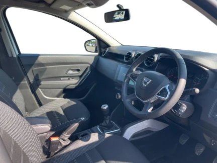 Vehicle Thumbnail 8