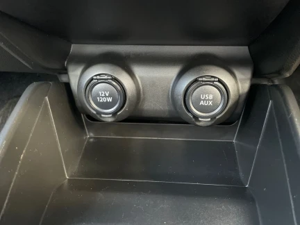 Vehicle Thumbnail 30