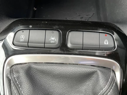 Vehicle Thumbnail 26