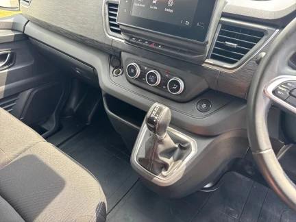 Vehicle Thumbnail 12