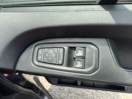 Vehicle Thumbnail 14