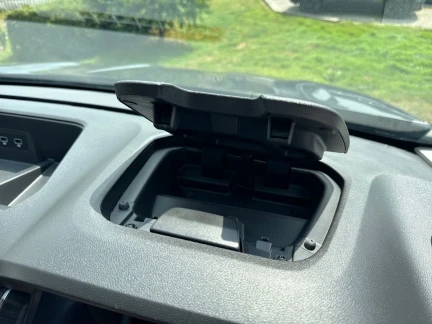 Vehicle Thumbnail 24