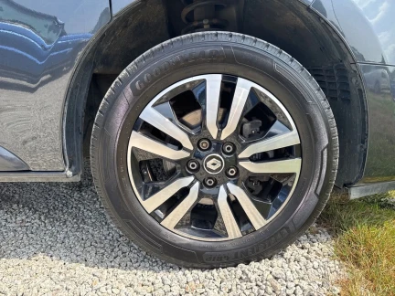 Vehicle Thumbnail 7