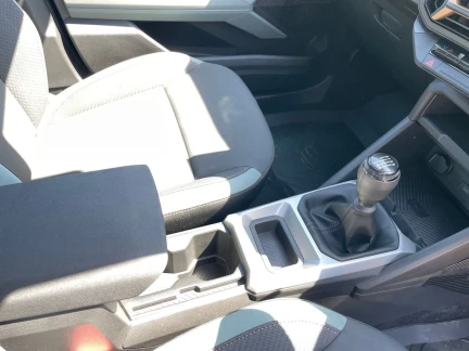 Vehicle Thumbnail 12