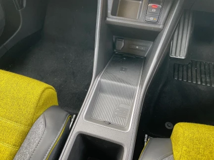 Vehicle Thumbnail 12