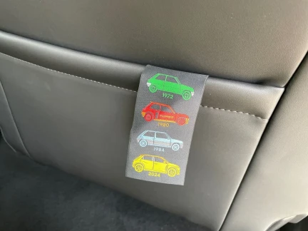 Vehicle Thumbnail 28