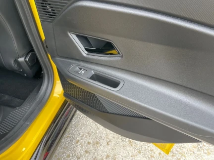 Vehicle Thumbnail 30