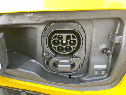 Vehicle Thumbnail 32