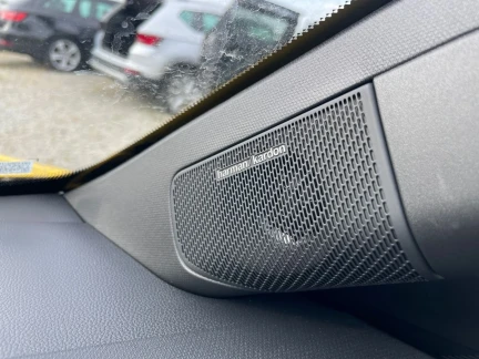 Vehicle Thumbnail 34