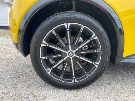 Vehicle Thumbnail 7