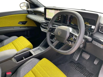 Vehicle Thumbnail 8