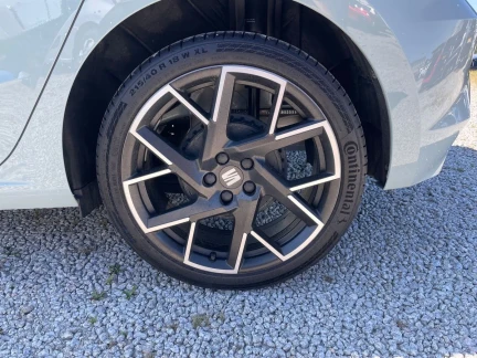 Vehicle Thumbnail 23