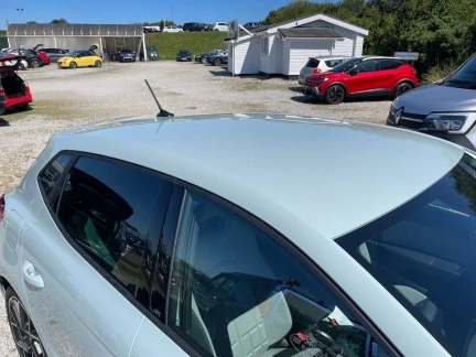 Vehicle Thumbnail 28