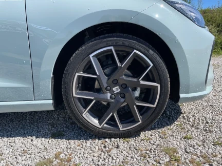 Vehicle Thumbnail 7