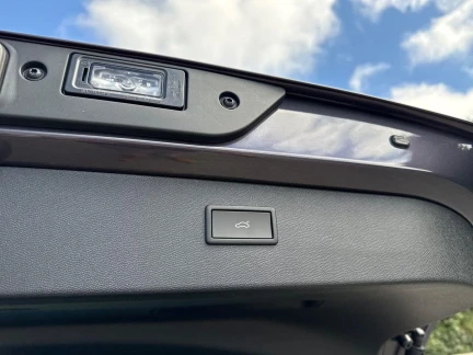 Vehicle Thumbnail 13