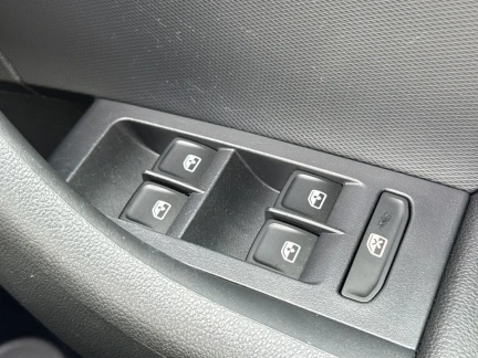 Vehicle Thumbnail 14