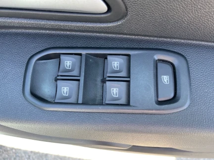 Vehicle Thumbnail 14