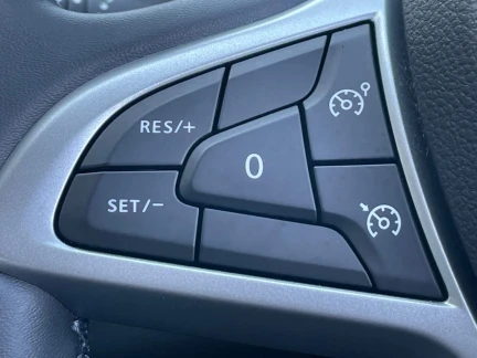 Vehicle Thumbnail 27