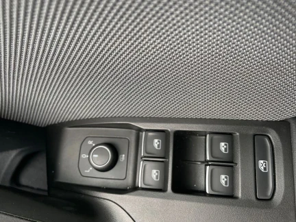 Vehicle Thumbnail 13