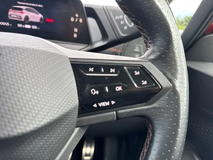 Vehicle Thumbnail 35