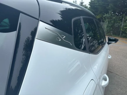 Vehicle Thumbnail 32