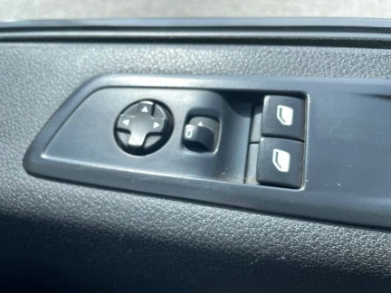Vehicle Thumbnail 14